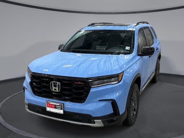 used 2025 Honda Pilot car, priced at $43,720