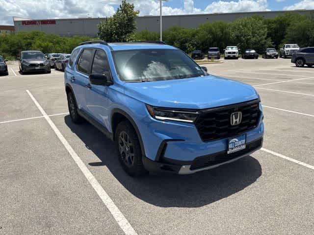 used 2025 Honda Pilot car, priced at $42,820