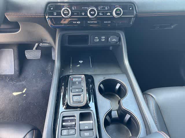used 2025 Honda Pilot car, priced at $42,820