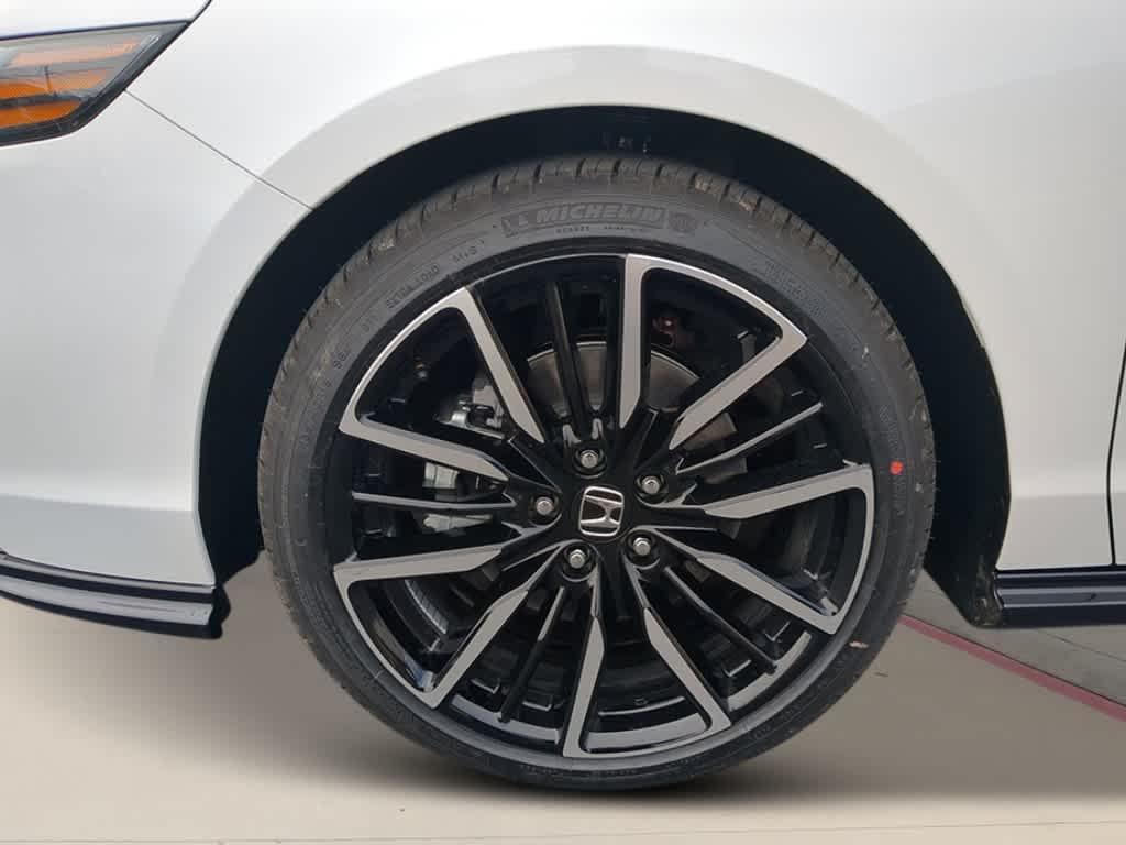 new 2026 Honda Accord Hybrid car, priced at $38,383