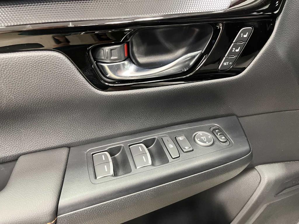 new 2026 Honda CR-V Hybrid car, priced at $41,186