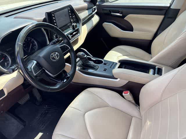 used 2021 Toyota Highlander car, priced at $26,495