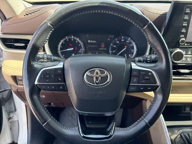 used 2021 Toyota Highlander car, priced at $26,495