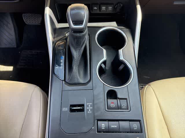 used 2021 Toyota Highlander car, priced at $26,495
