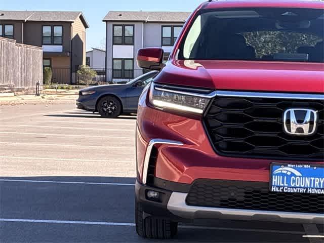 used 2025 Honda Pilot car, priced at $41,095