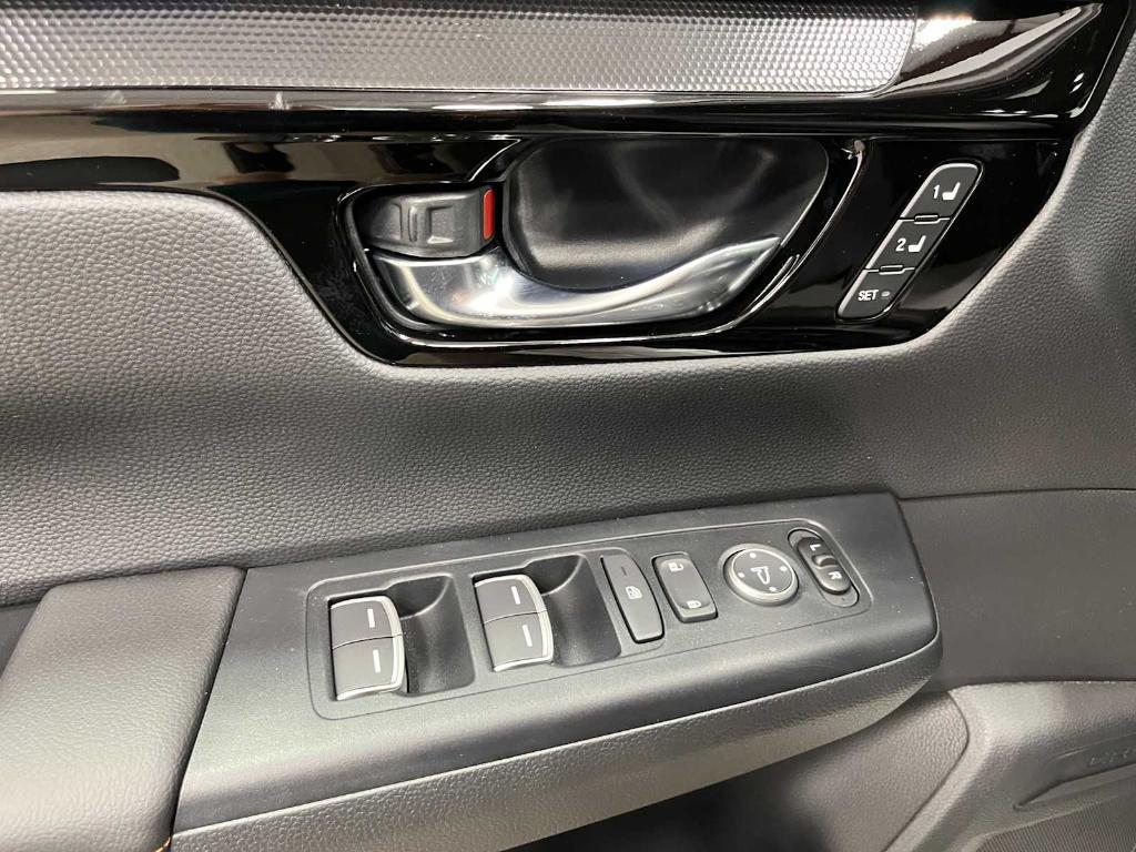 new 2026 Honda CR-V Hybrid car, priced at $42,293