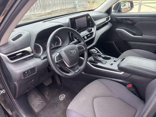 used 2024 Toyota Highlander car, priced at $32,695