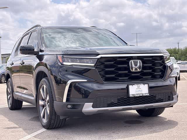 used 2025 Honda Pilot car, priced at $43,695