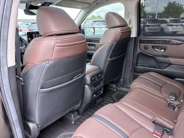used 2025 Honda Pilot car, priced at $43,695