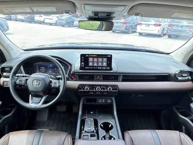 used 2025 Honda Pilot car, priced at $43,695