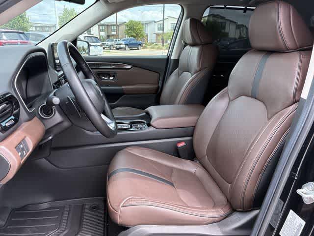 used 2025 Honda Pilot car, priced at $43,695