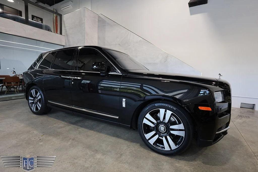 used 2019 Rolls-Royce Cullinan car, priced at $219,000