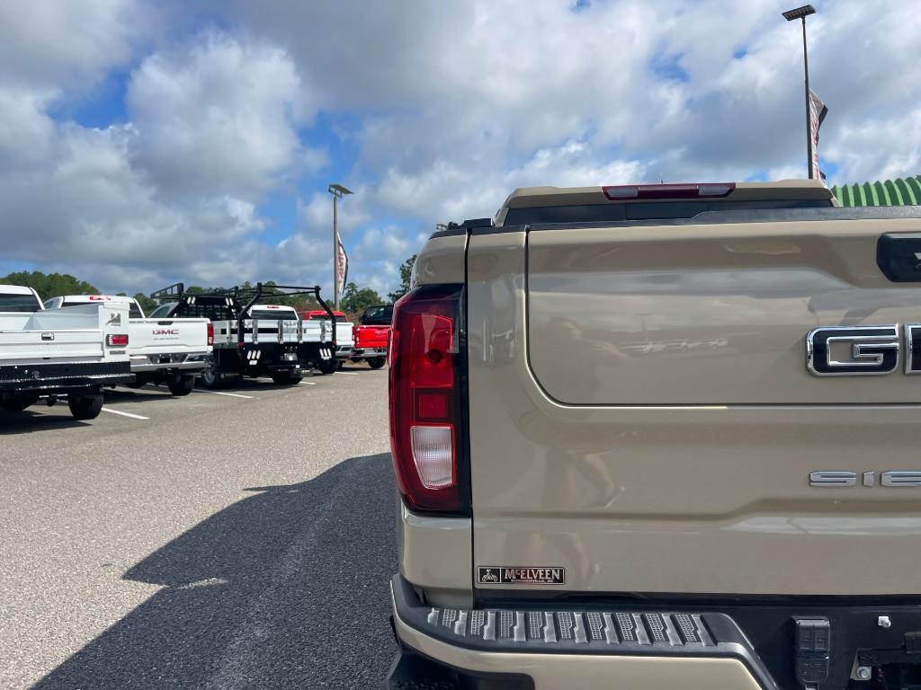 used 2022 GMC Sierra 1500 car, priced at $45,900