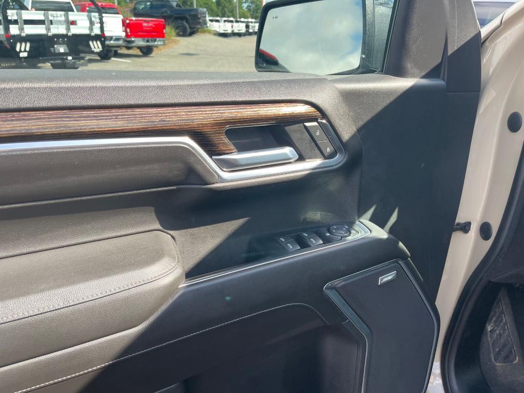 used 2022 GMC Sierra 1500 car, priced at $45,900