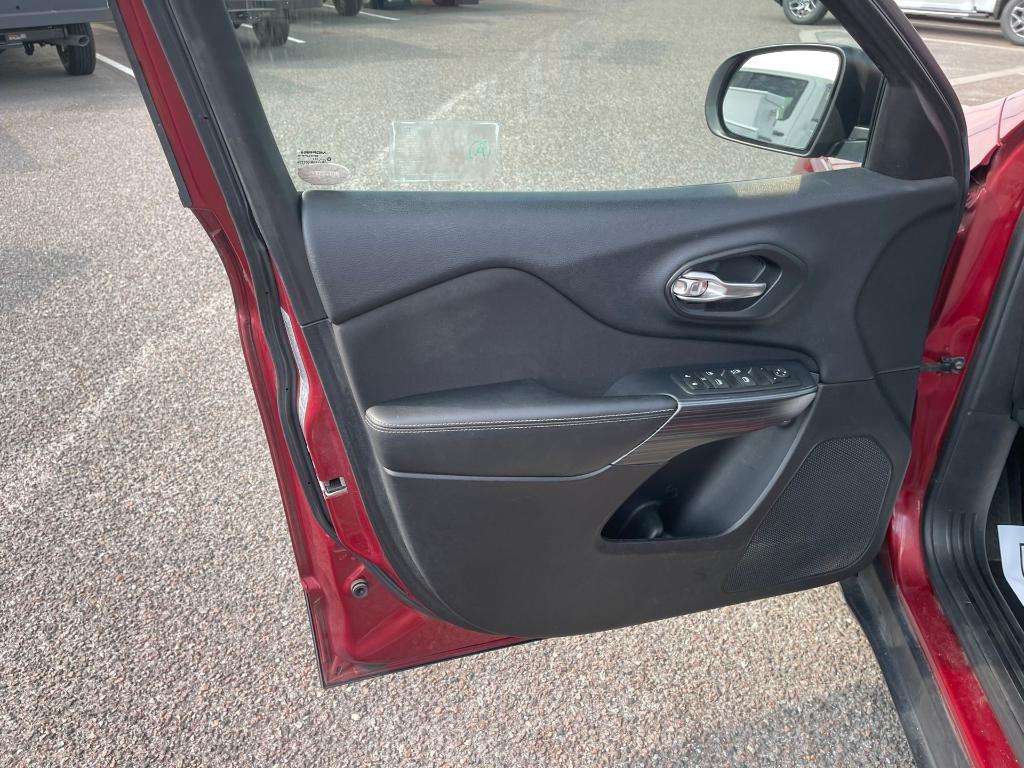 used 2017 Jeep Cherokee car, priced at $11,299