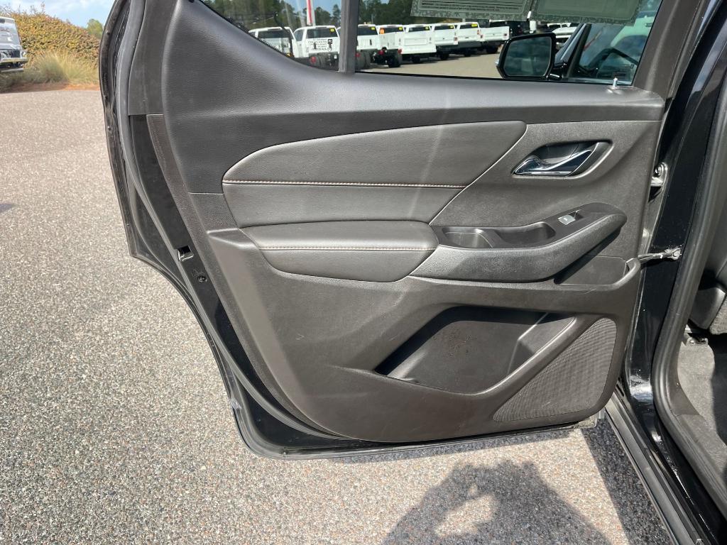 used 2020 Chevrolet Traverse car, priced at $19,290