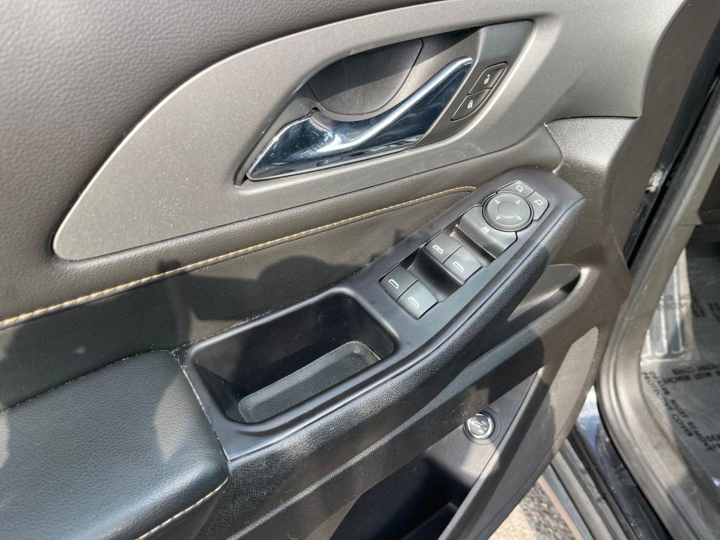 used 2020 Chevrolet Traverse car, priced at $19,290