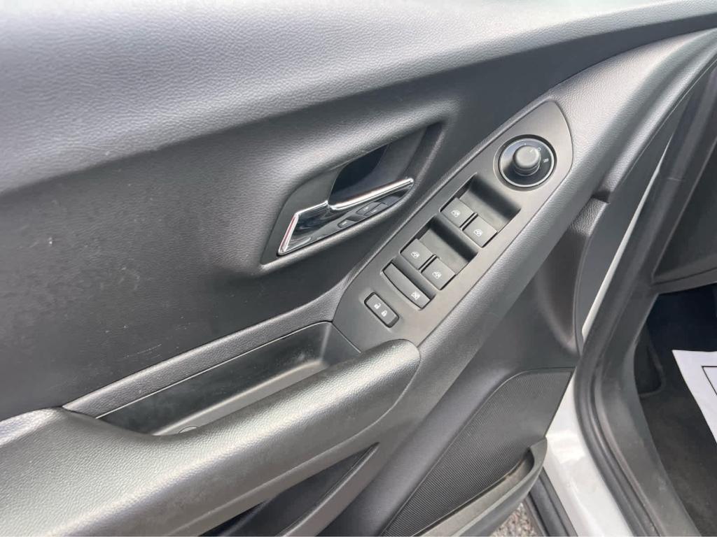 used 2022 Chevrolet Trax car, priced at $18,990