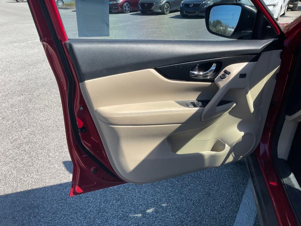 used 2017 Nissan Rogue car, priced at $17,900
