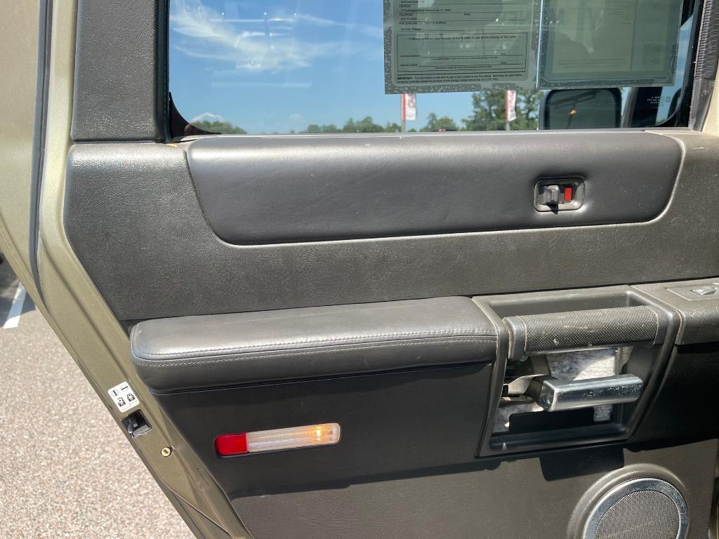 used 2005 Hummer H2 car, priced at $16,900