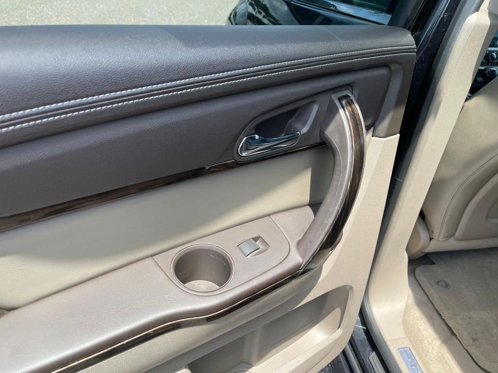 used 2015 GMC Acadia car, priced at $13,500