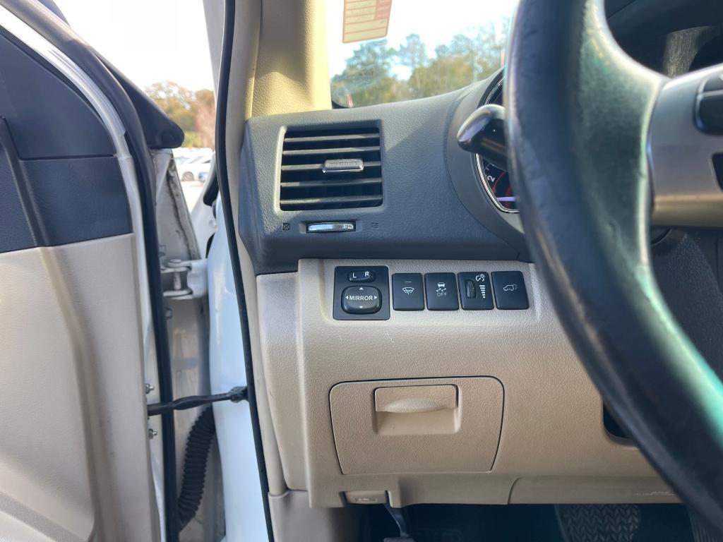 used 2013 Toyota Highlander car, priced at $8,999