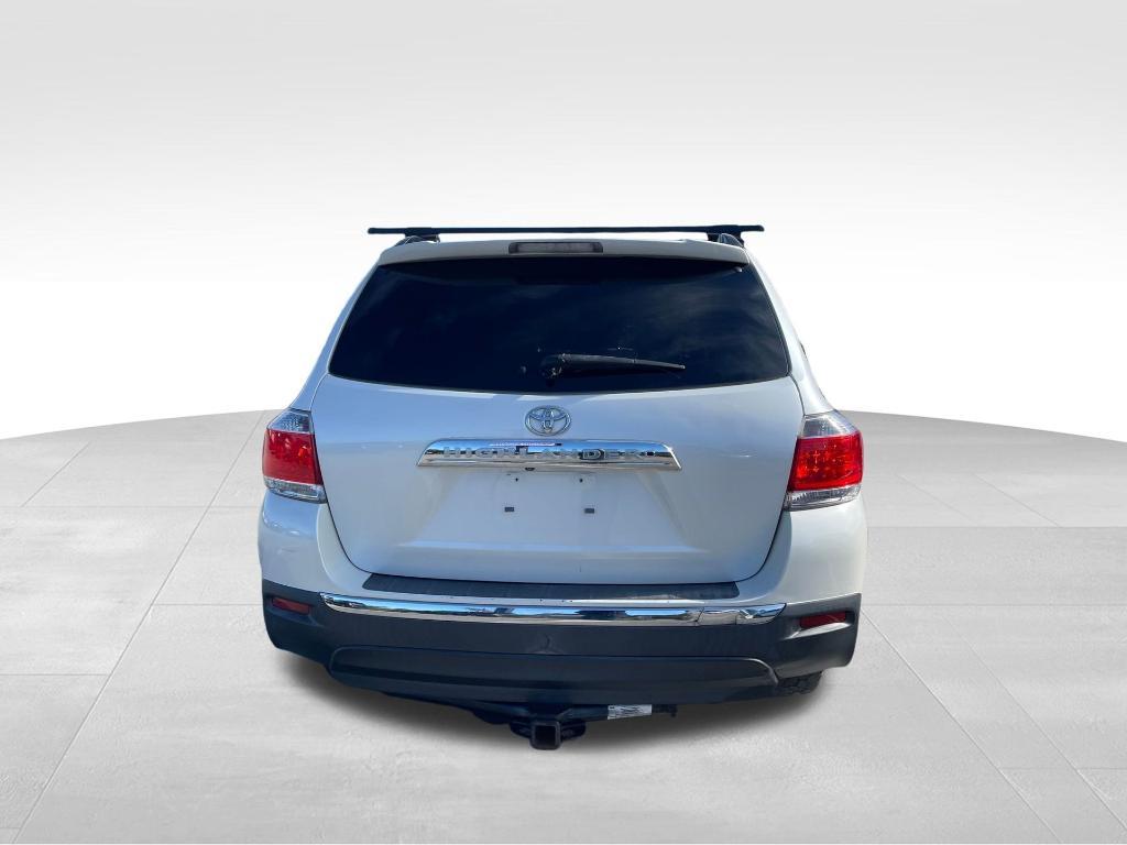 used 2013 Toyota Highlander car, priced at $8,999