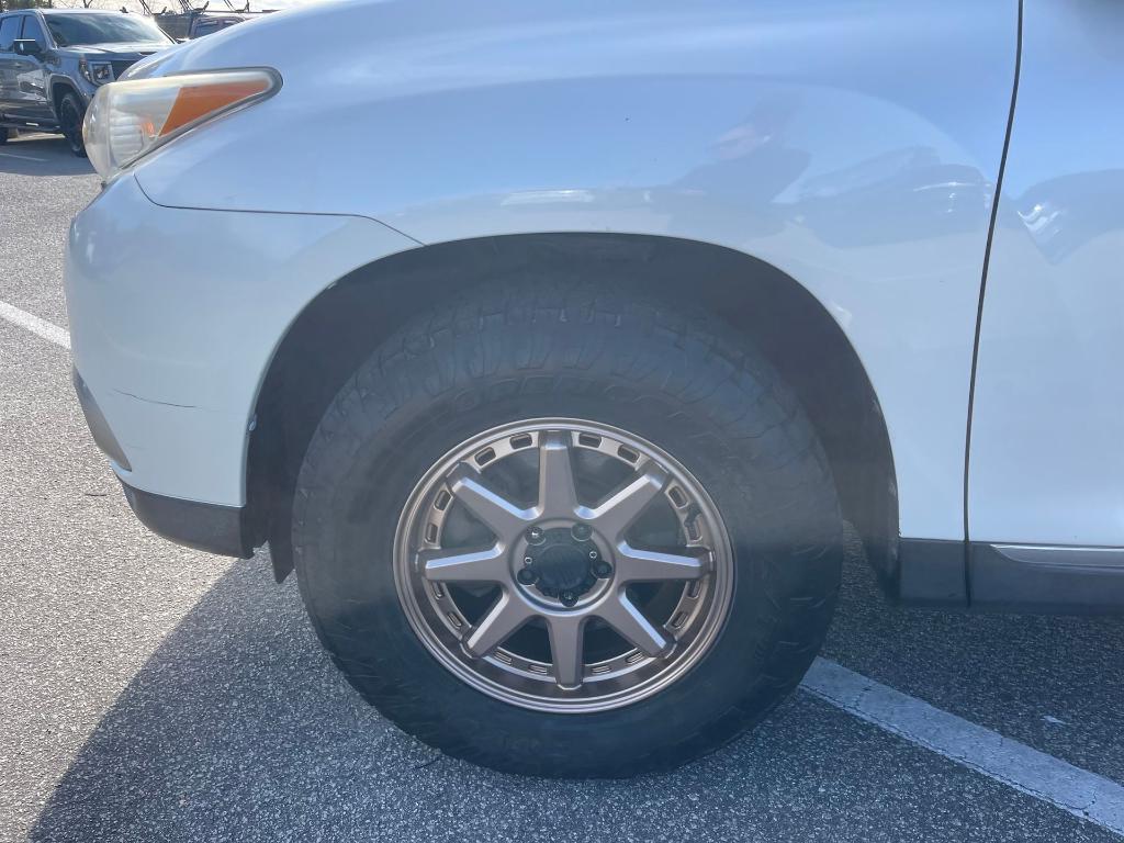 used 2013 Toyota Highlander car, priced at $8,999