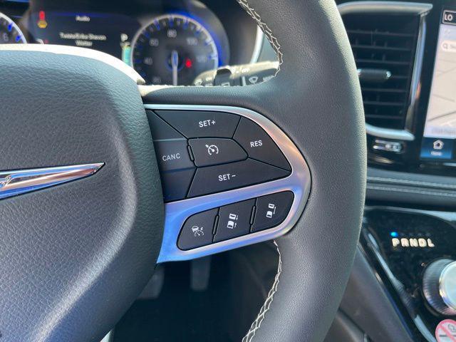 used 2026 Chrysler Pacifica car, priced at $39,932