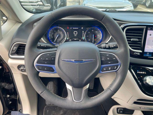 used 2024 Chrysler Pacifica car, priced at $27,975