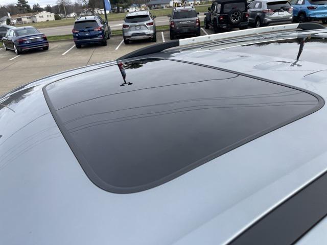 used 2023 Chevrolet Traverse car, priced at $39,654