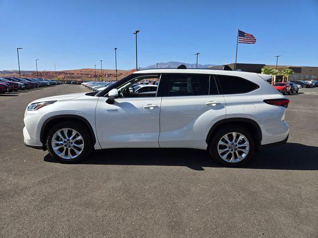 used 2020 Toyota Highlander Hybrid car, priced at $30,354