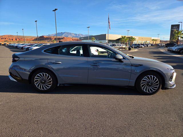 used 2025 Hyundai Sonata Hybrid car, priced at $32,635