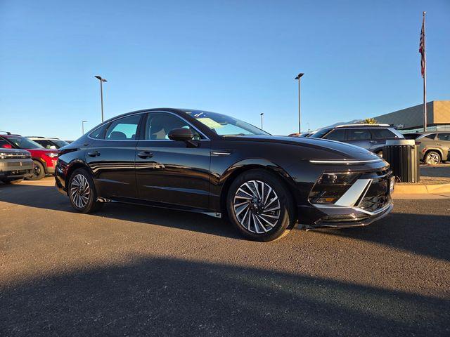 used 2025 Hyundai Sonata Hybrid car, priced at $26,966