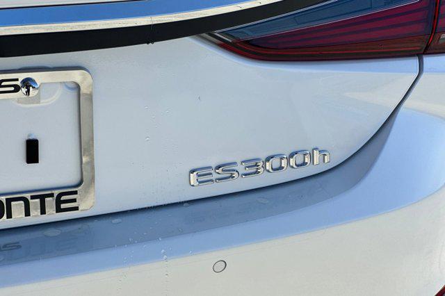 new 2024 Lexus ES 300h car, priced at $47,015