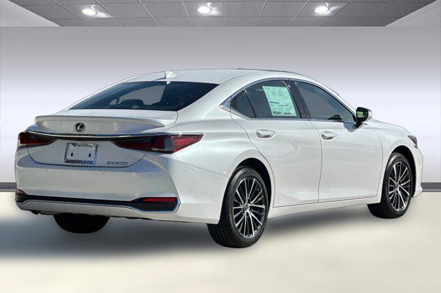 new 2024 Lexus ES 300h car, priced at $47,015