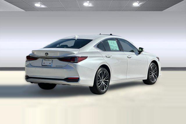 new 2024 Lexus ES 300h car, priced at $47,015