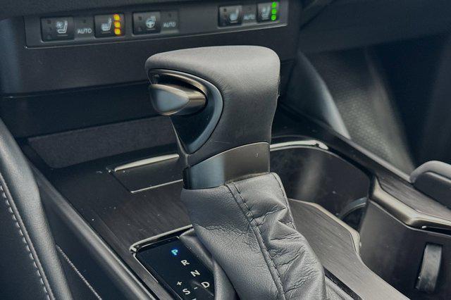 new 2024 Lexus ES 300h car, priced at $47,015