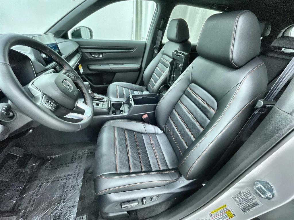 new 2026 Honda CR-V Hybrid car, priced at $39,797