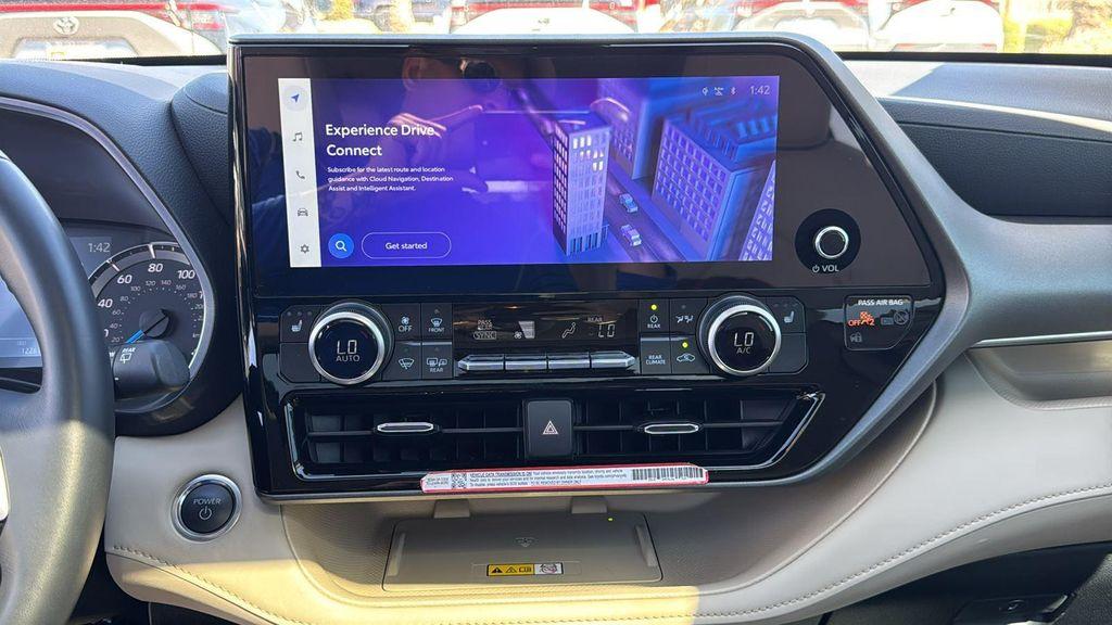 used 2025 Toyota Highlander Hybrid car, priced at $49,888