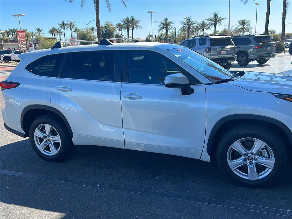 used 2023 Toyota Highlander car, priced at $32,888