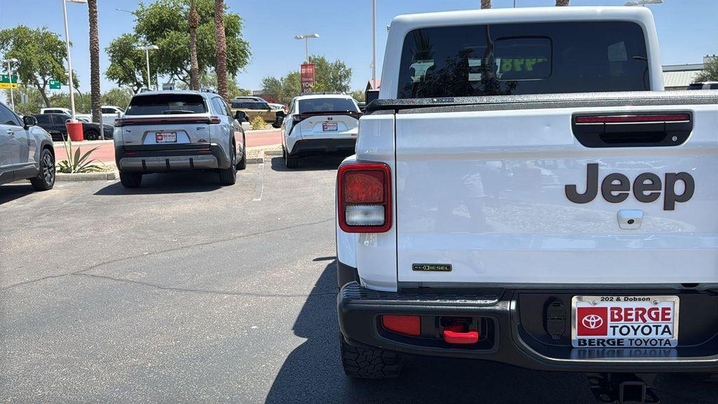 used 2023 Jeep Gladiator car, priced at $43,981