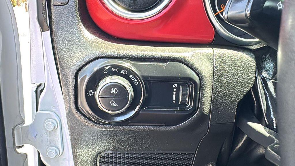 used 2023 Jeep Gladiator car, priced at $43,981