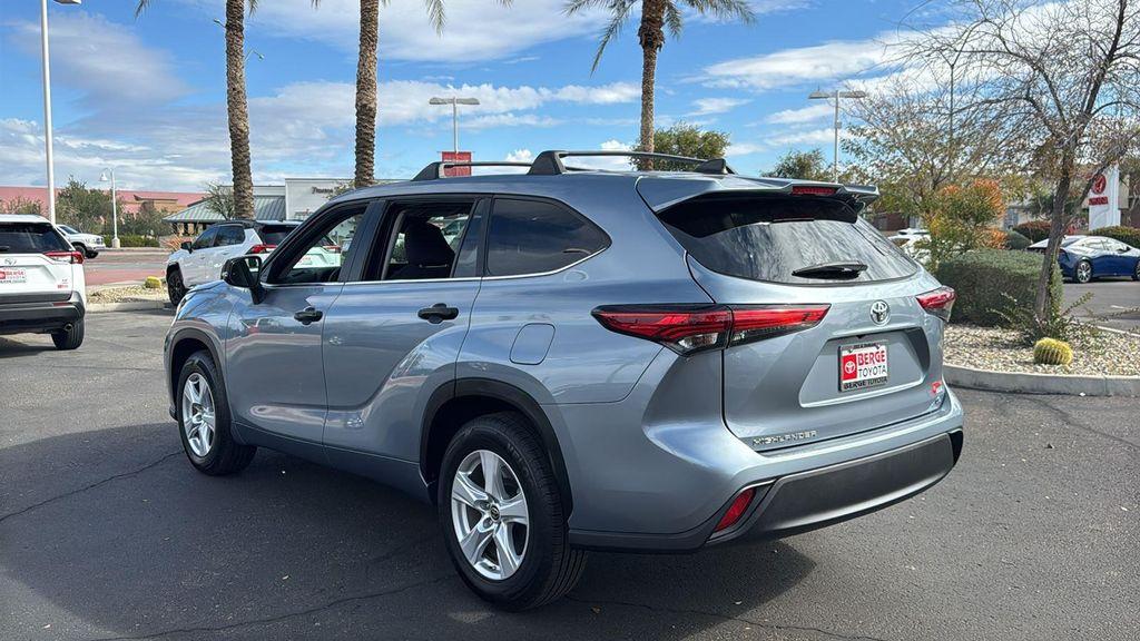 used 2023 Toyota Highlander car, priced at $32,888