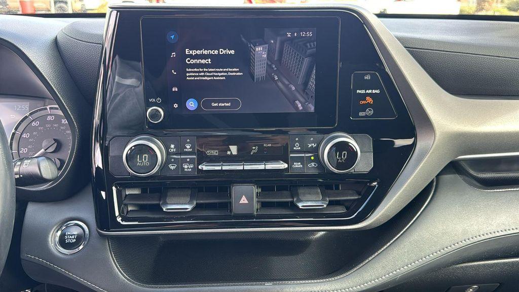 used 2023 Toyota Highlander car, priced at $32,888