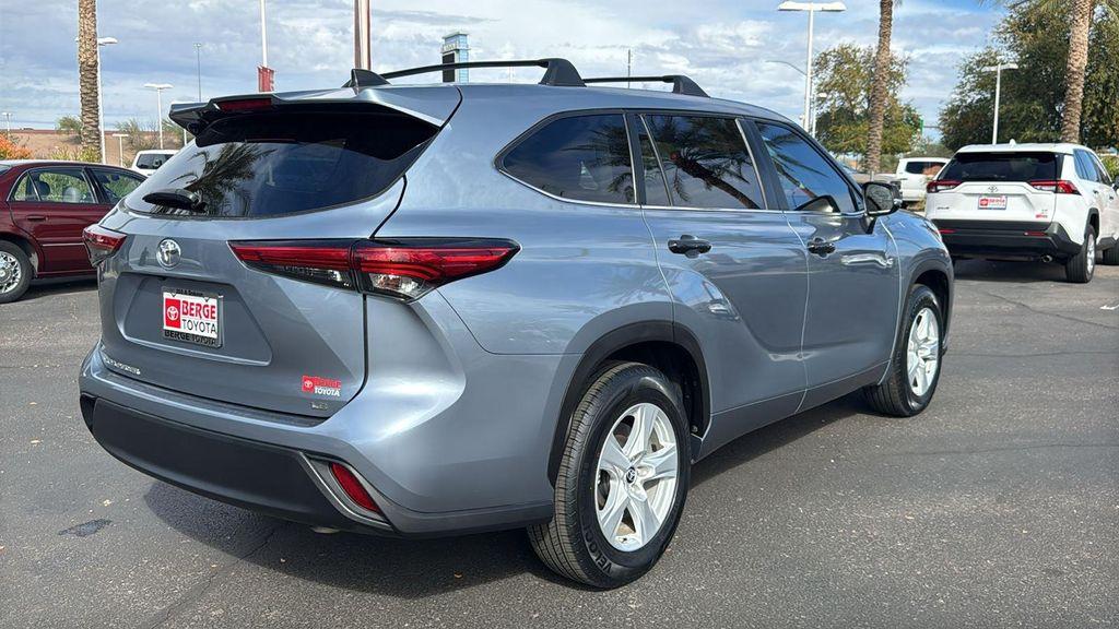 used 2023 Toyota Highlander car, priced at $32,888