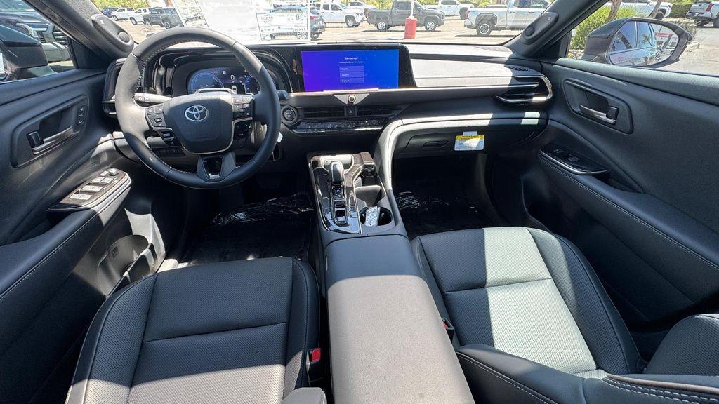 new 2025 Toyota Crown Signia car