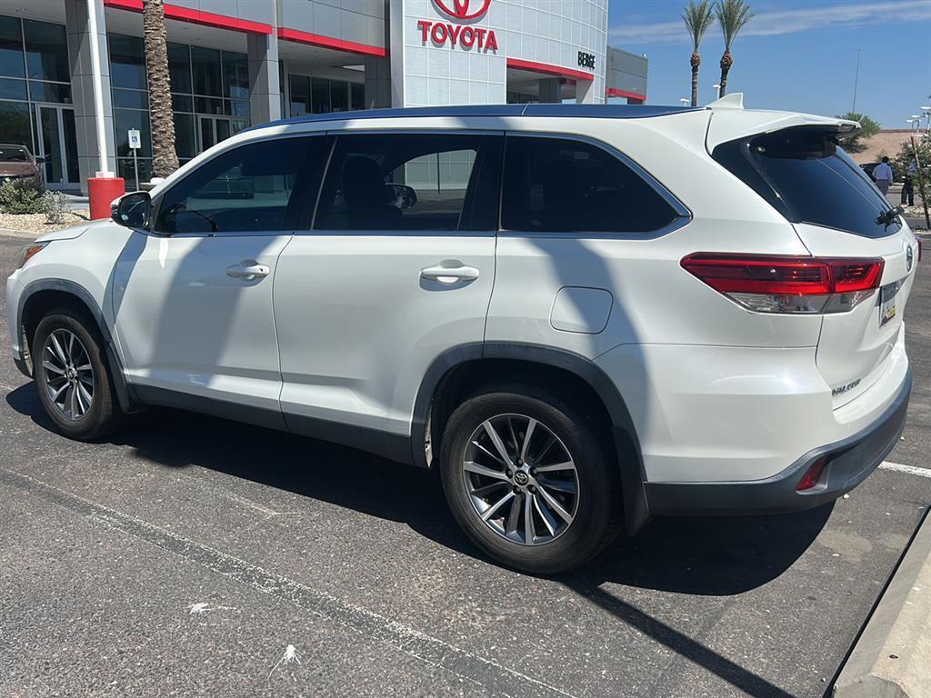 used 2019 Toyota Highlander car, priced at $33,488