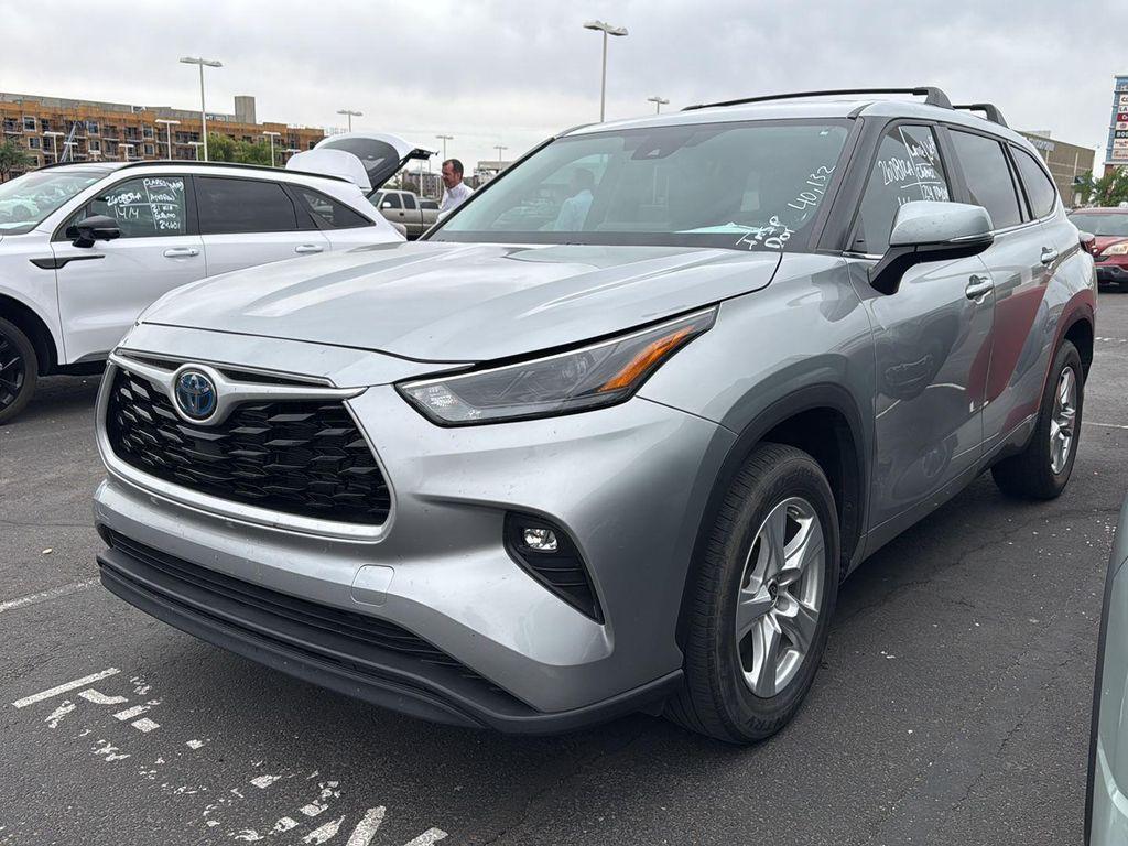used 2024 Toyota Highlander Hybrid car