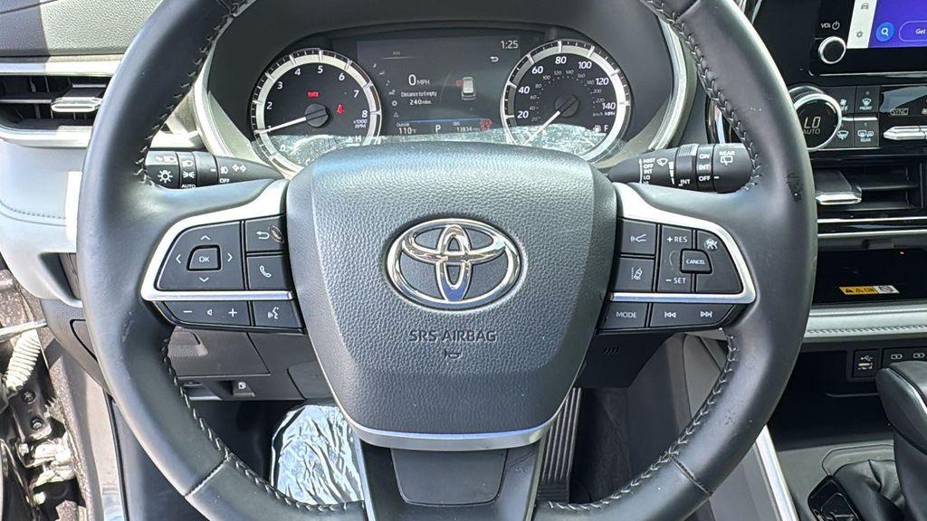 used 2024 Toyota Highlander car, priced at $37,988